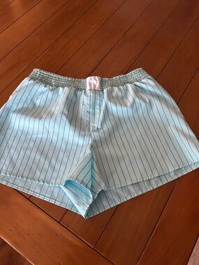 Threads by Lux LUX Striped Athletic Shorts Size Large Blue Elastic Waist